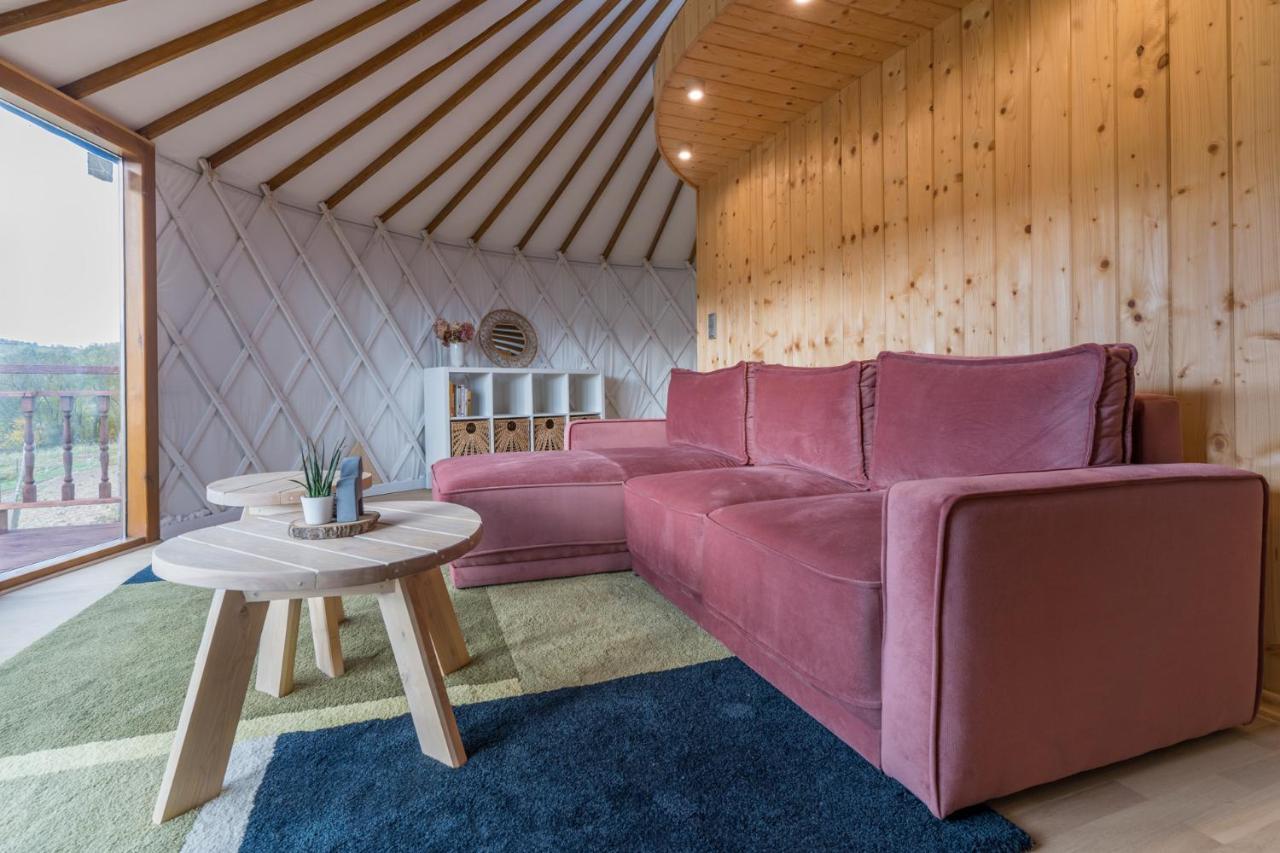 Gorski Glamping - Caloroczne Jurty Z Widokiem Tylmanowa Extérieur photo