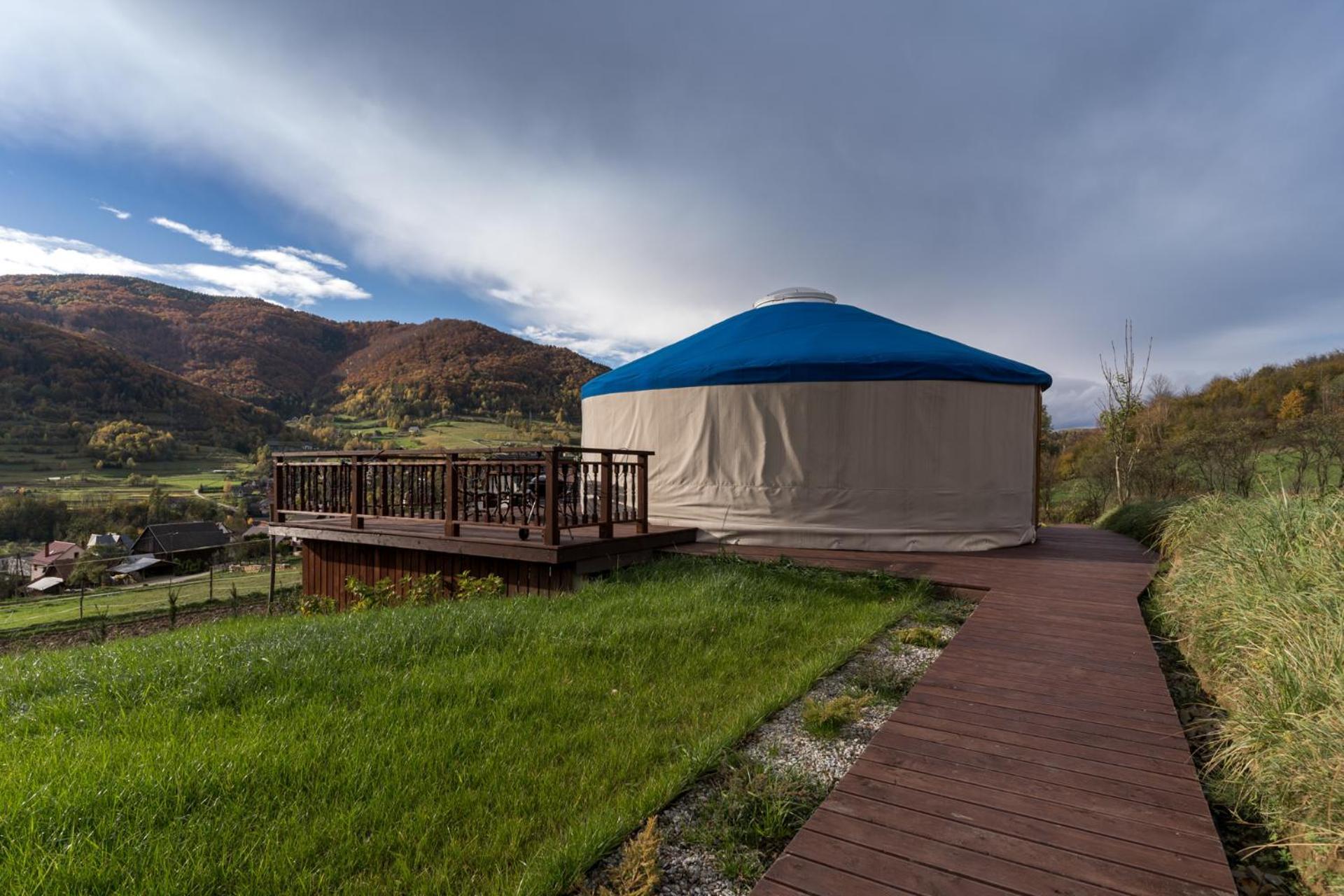 Gorski Glamping - Caloroczne Jurty Z Widokiem Tylmanowa Extérieur photo