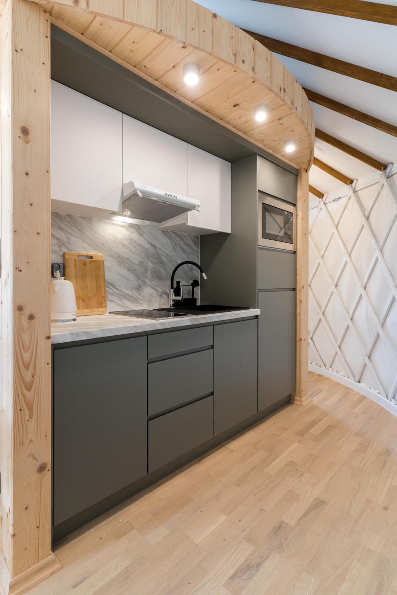 Gorski Glamping - Caloroczne Jurty Z Widokiem Tylmanowa Extérieur photo