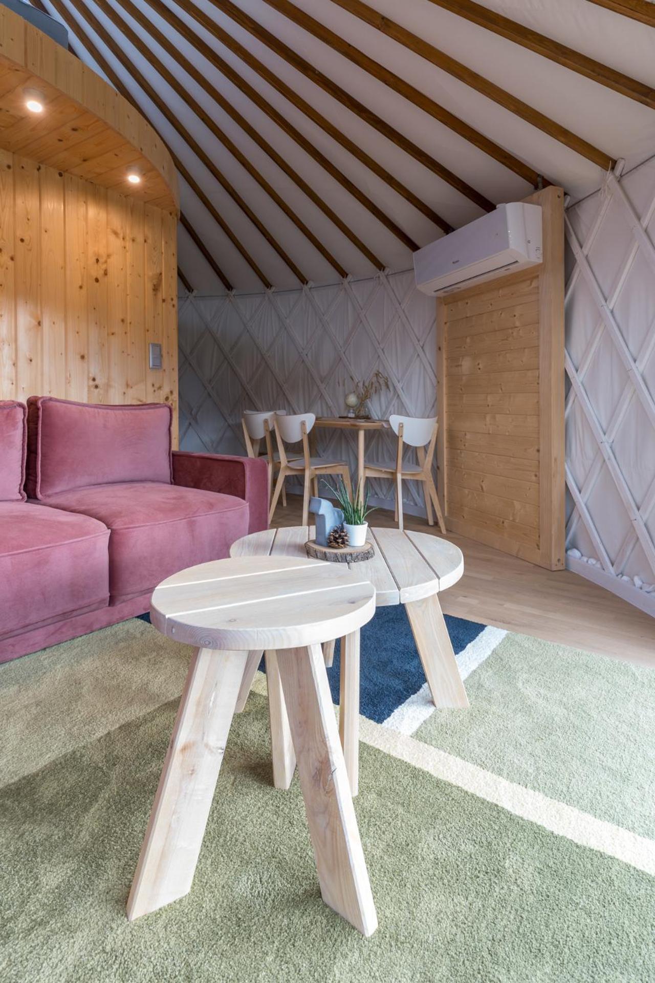 Gorski Glamping - Caloroczne Jurty Z Widokiem Tylmanowa Extérieur photo
