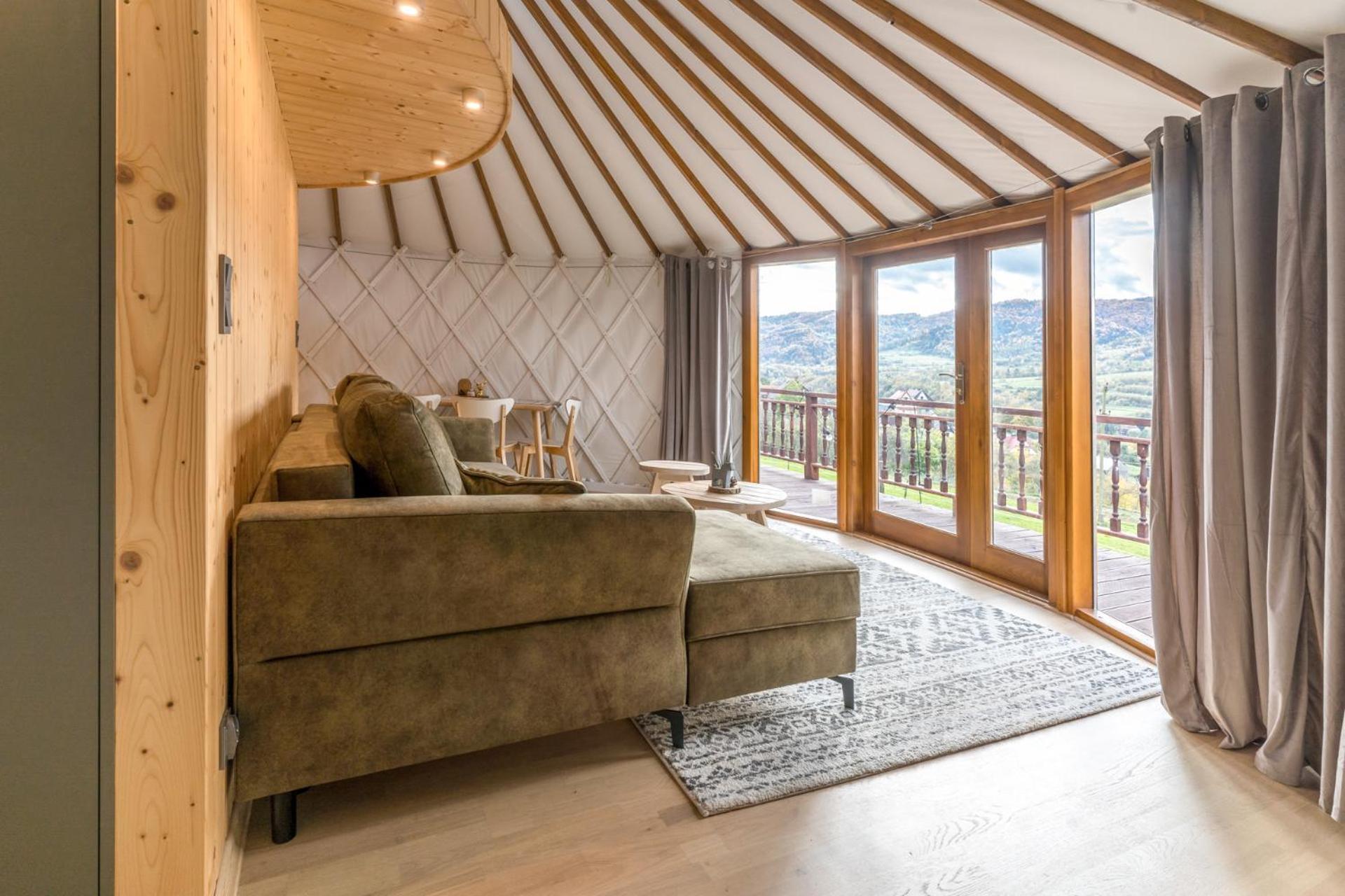 Gorski Glamping - Caloroczne Jurty Z Widokiem Tylmanowa Extérieur photo